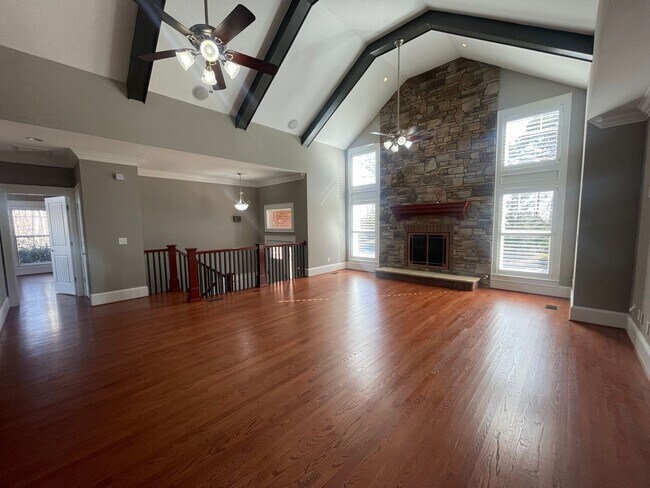 Building Photo - 4 Bedroom Soddy Daisy Rental Property with...