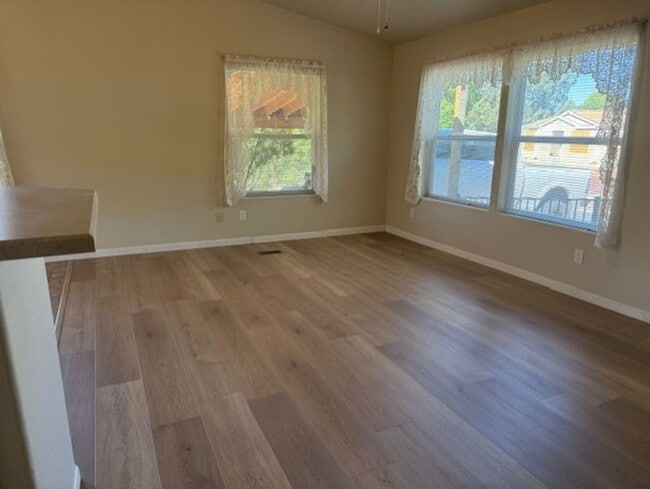 Building Photo - 2 Bed 2 Bath in the wonderful Community of...