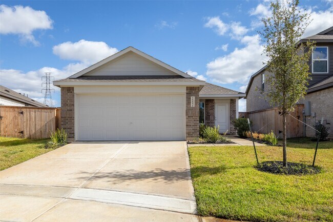 Building Photo - 16854 Great Highlands Dr