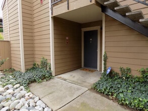 Building Photo - 2/2 Condo in Orangevale