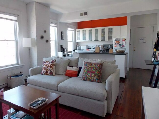 Primary Photo - Beautiful Remodeled 1BR East Rock Suite - ...