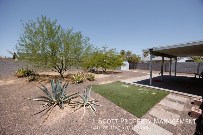 Building Photo - 3508 E Gelding Dr
