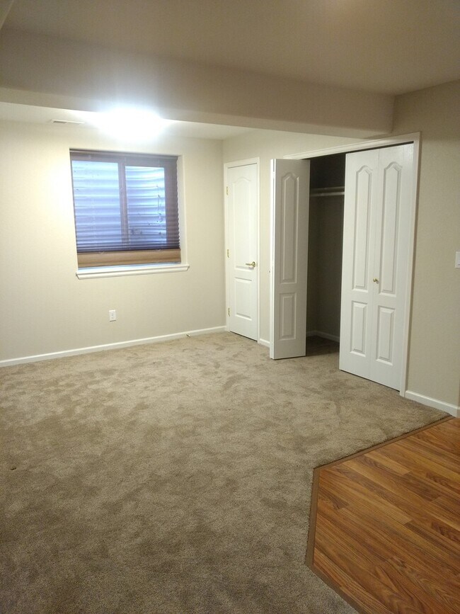 Building Photo - 2 bed/3 bath with spacious finished basement!