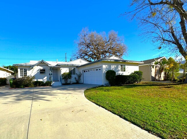 Primary Photo - Modern Elegance and Tranquility: Remodeled...