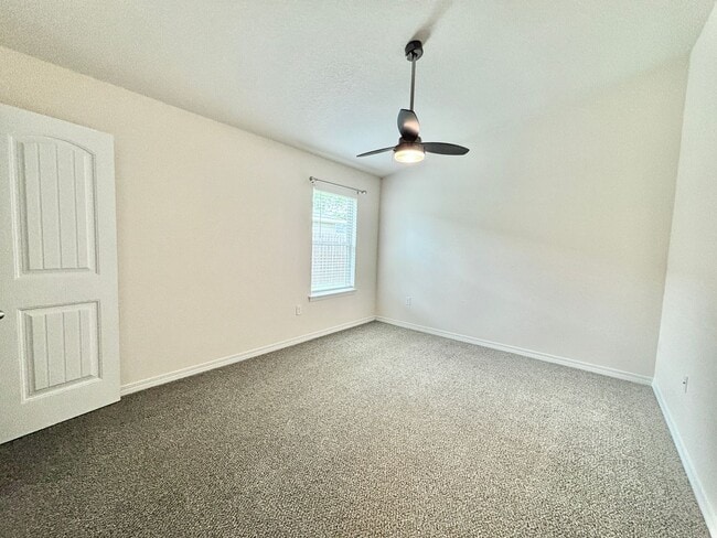 Building Photo - 5637 Peach Dr