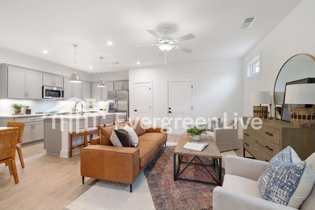 Building Photo - 129 Leggo Ave