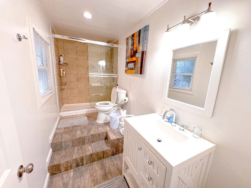 Building Photo - 1532 Cypress Ave