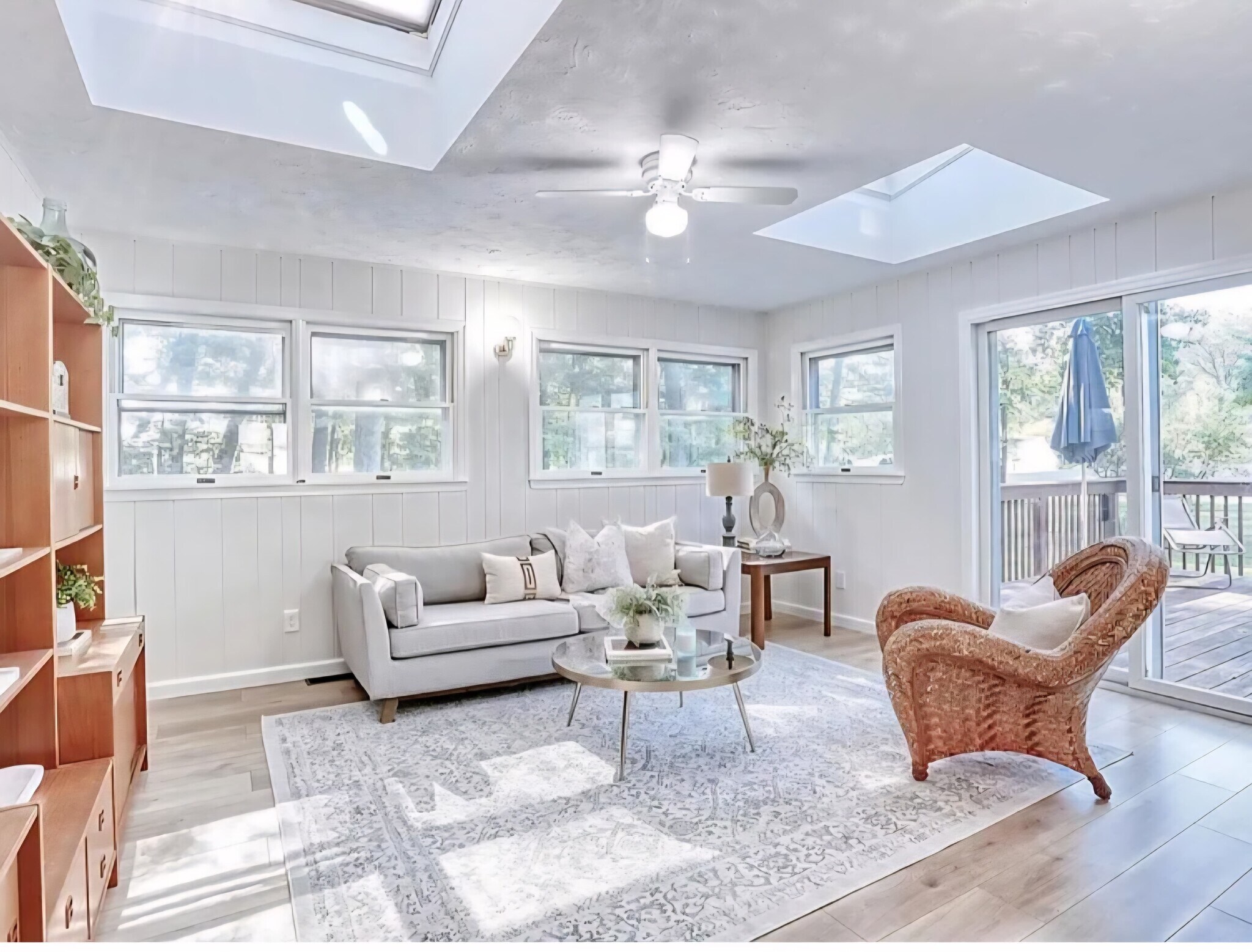 Building Photo - 6 Burgundy Ln