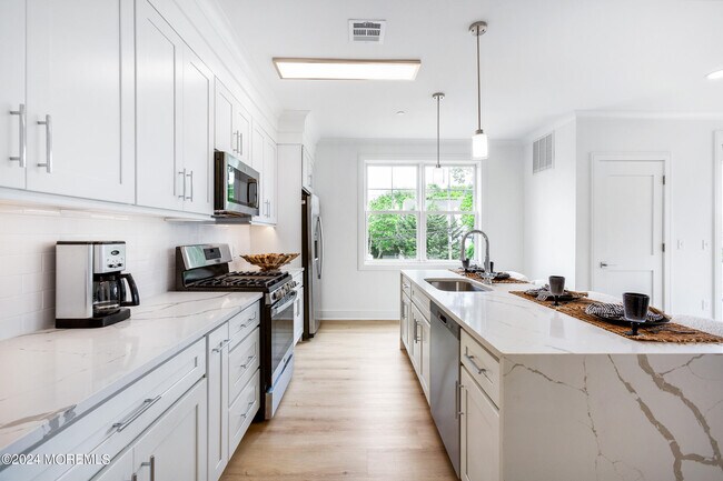 Building Photo - 298 Westwood Ave