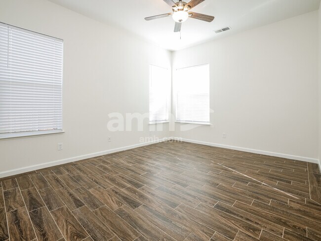 Building Photo - 2983 Almazan Ct