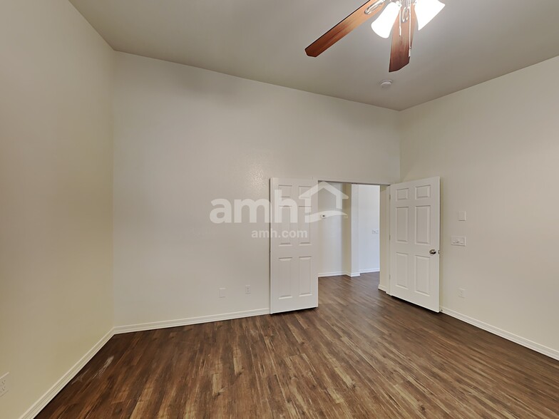 Building Photo - 2508 N 134th Ave