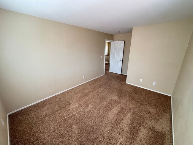 Building Photo - Gorgeous 3 Bed/ 2.5 Bath Home In Green Valley