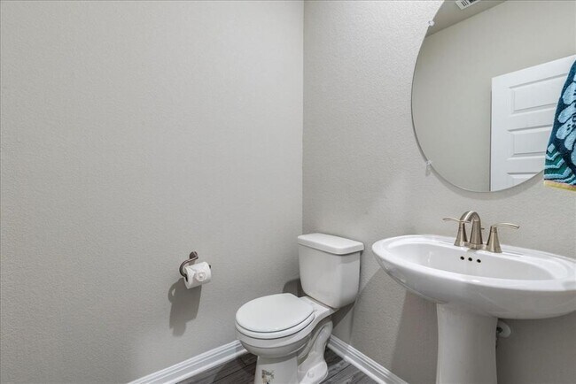 Building Photo - 122 Fairmeadow Downs Dr