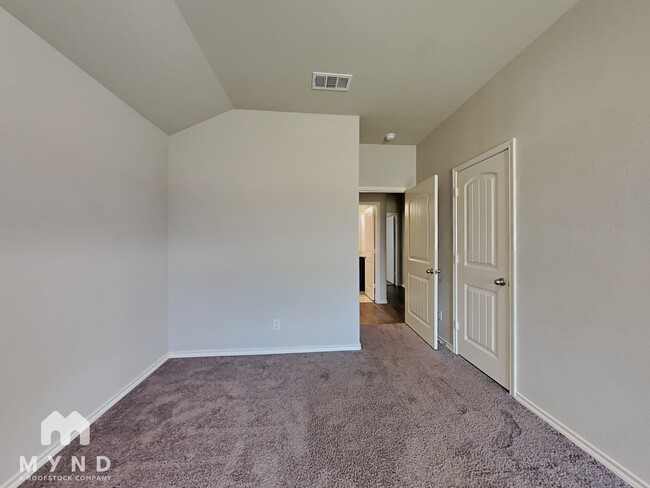Building Photo - 3905 Chippewa Ct