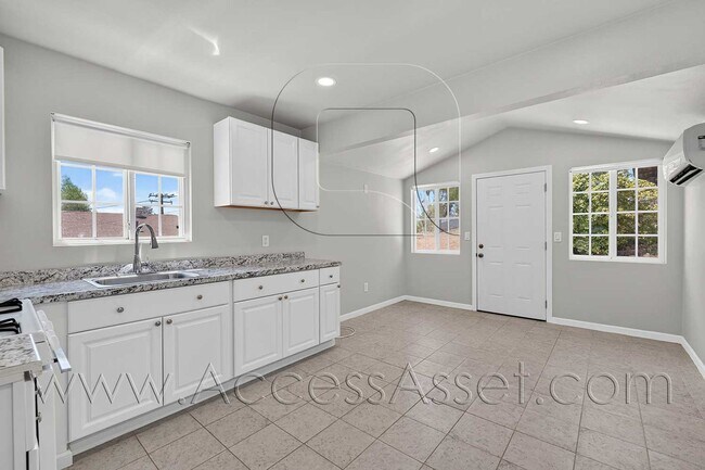 Building Photo - 23963 Lodge Dr