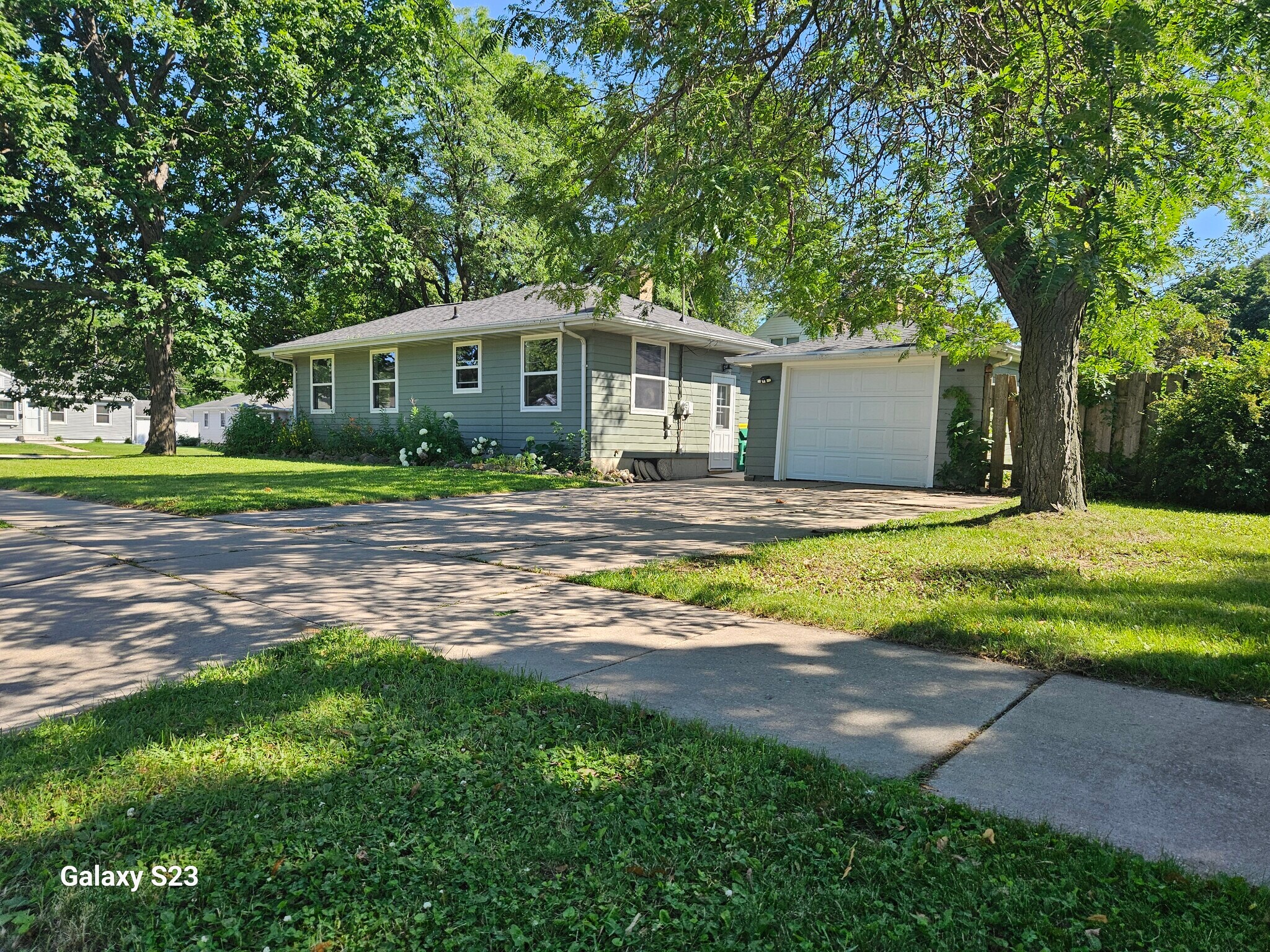 Building Photo - 1702 Gross Ave