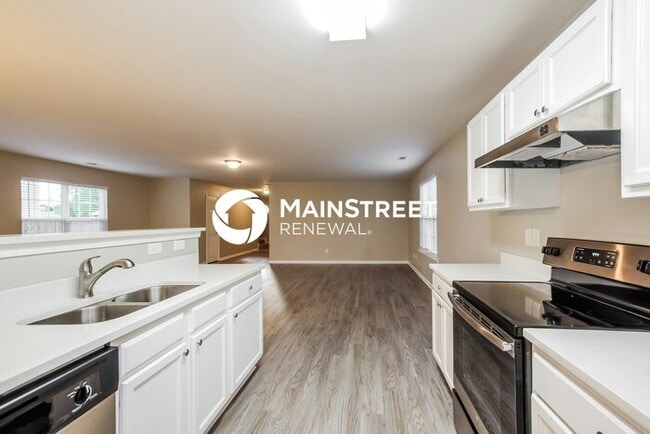 Building Photo - 4 Bedroom Pet-Friendly Home in Charlotte, ...