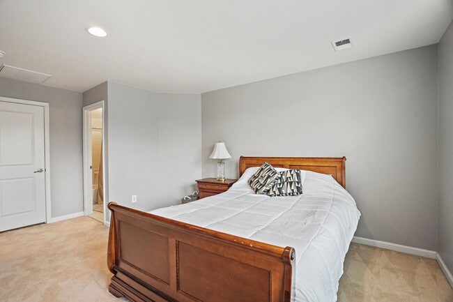 Building Photo - Amazing Opportunity in The Villages at Dak...