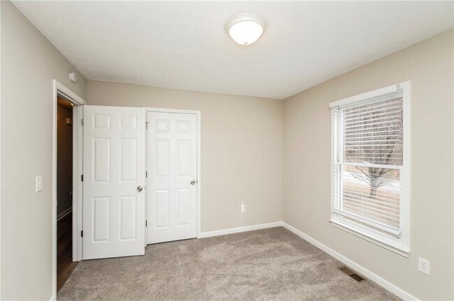 Building Photo - 108 Brandi Dr