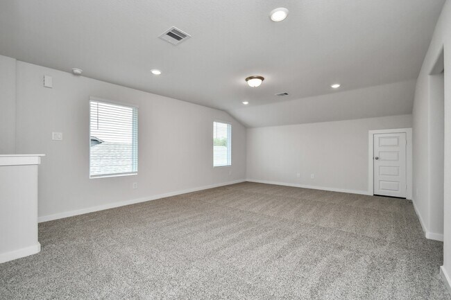 Building Photo - 16513 Breezy Knl Ct