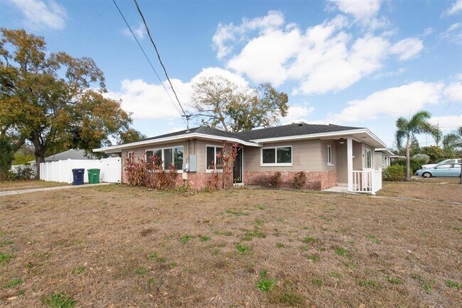 Building Photo - 3623 W Gray St