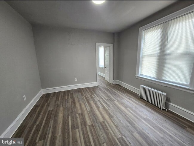 Building Photo - 6149 W Columbia Ave