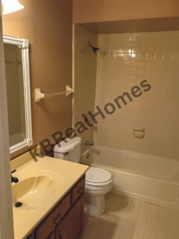 Building Photo - 5791 Plum Valley Dr