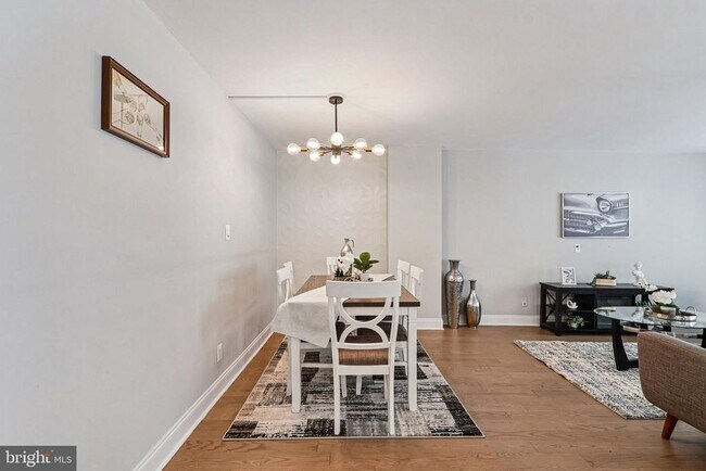 Building Photo - 4620 N Park Ave