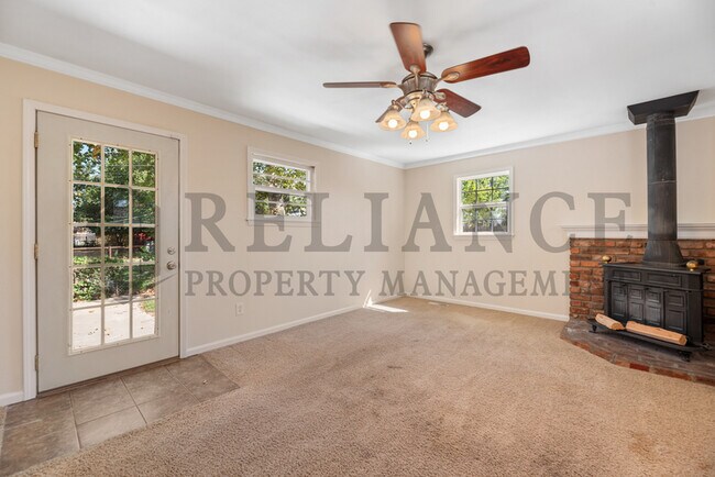Building Photo - 878 S Fabrique Dr