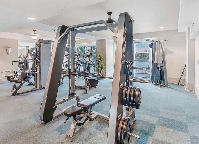 Building Photo - 1945 S Ocean Dr