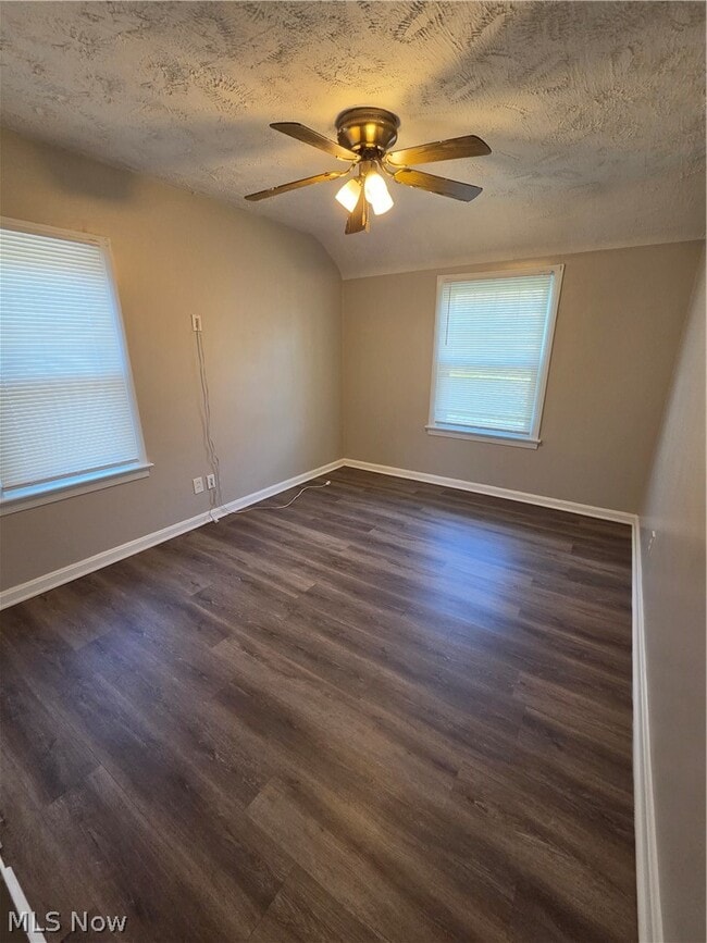 Building Photo - 994 Yellowstone Rd