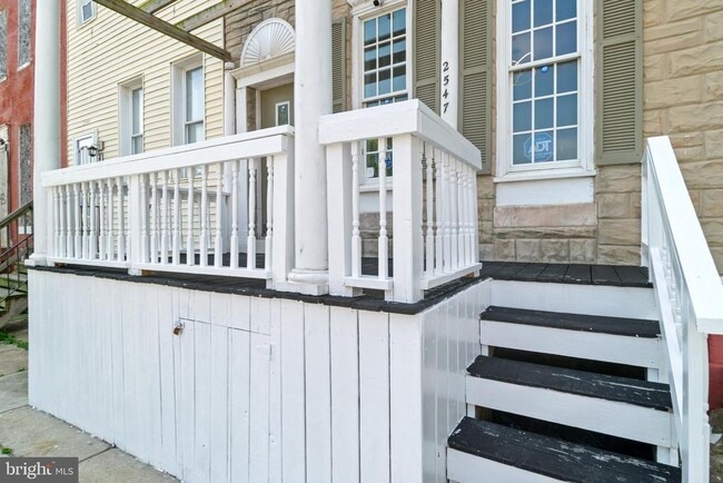 Building Photo - 2547 Ashton St