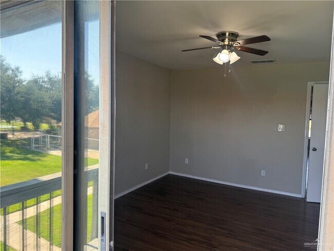 Building Photo - 11 South Dr