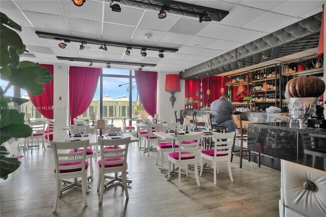 Building Photo - 5555 Collins Ave