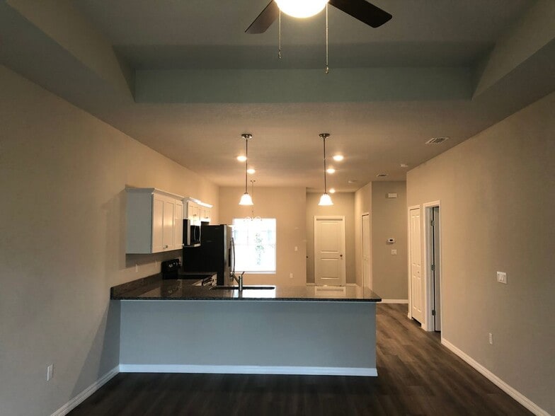 Building Photo - 35 Wood Arbor Ln