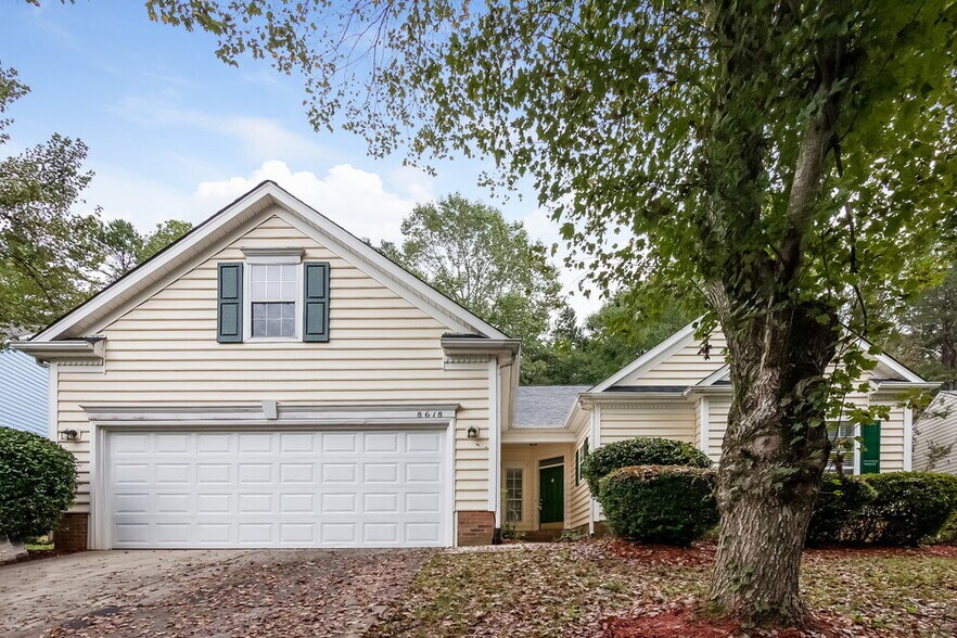 Primary Photo - 8618 Woodhill Manor Ct