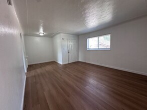 Building Photo - ~Move In Special- $500 Off One Months Rent~ Newly Remodeled Two-Bedroom Condo! Rent Includes Wate...