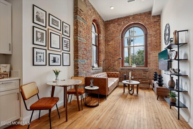 Building Photo - 179 Chelsea Ave