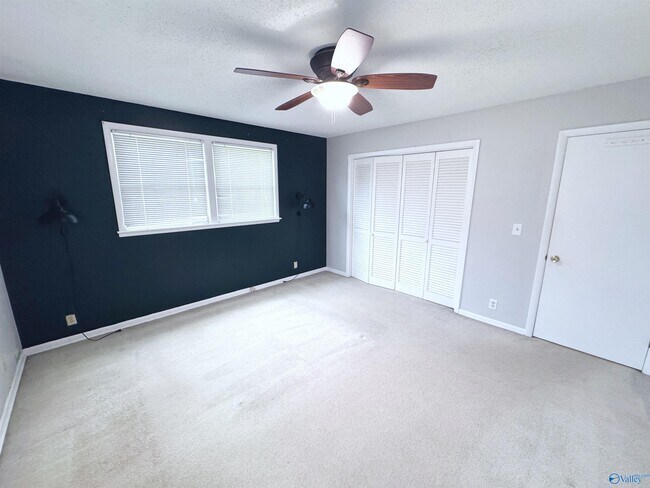 Building Photo - 11406 Crestfield Dr SE