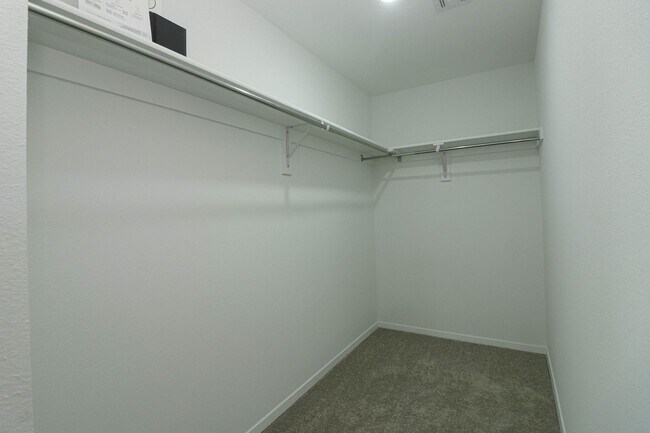 Building Photo - 3122 S 15th Pl