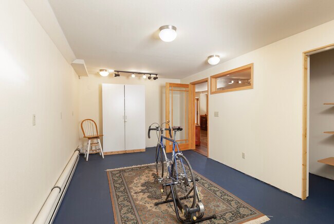 Building Photo - 192 Upland Dr