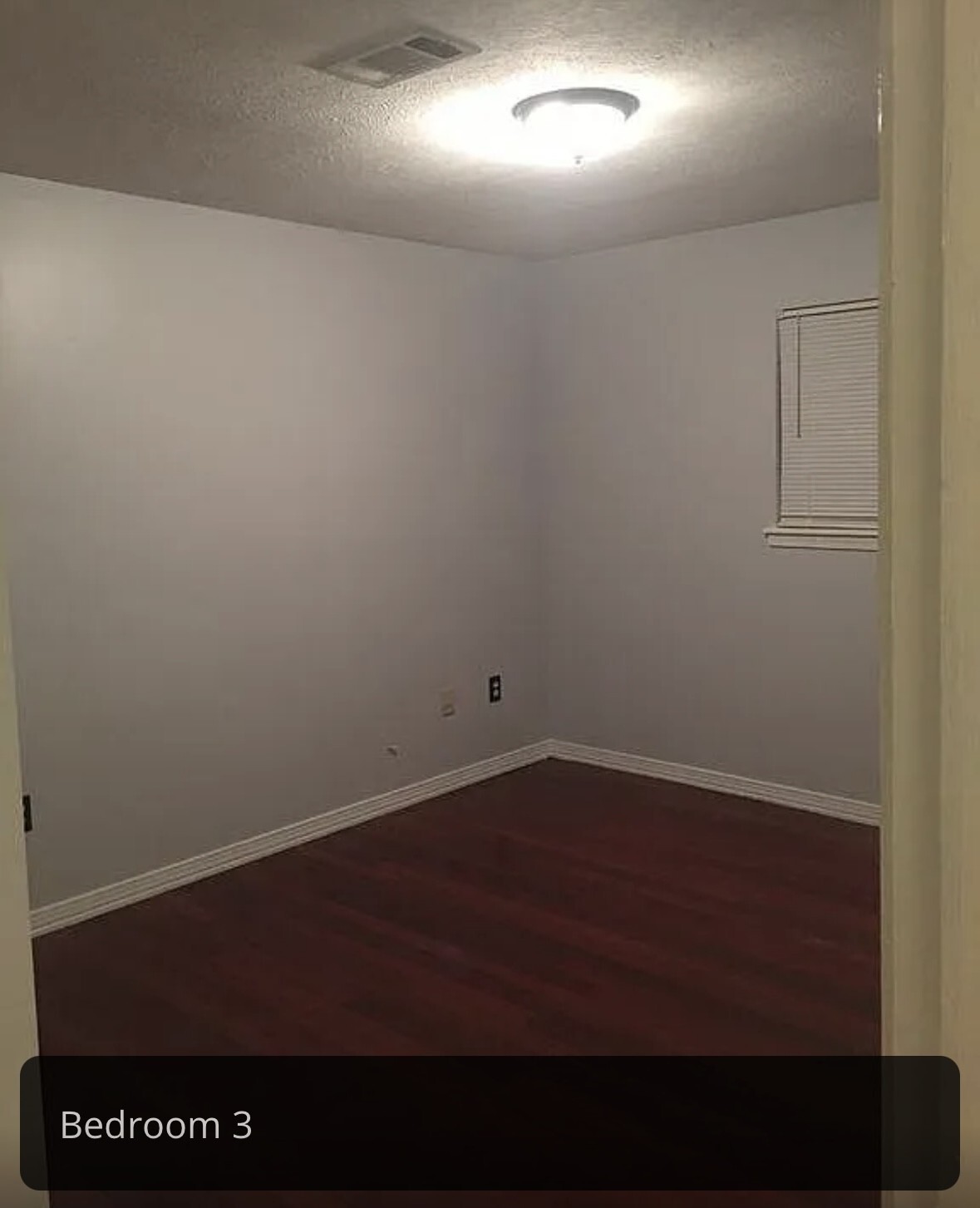 Room 2 - 1727 Tanglewood Ct
