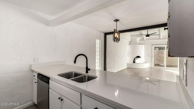 Building Photo - 1149 E Rovey Ave