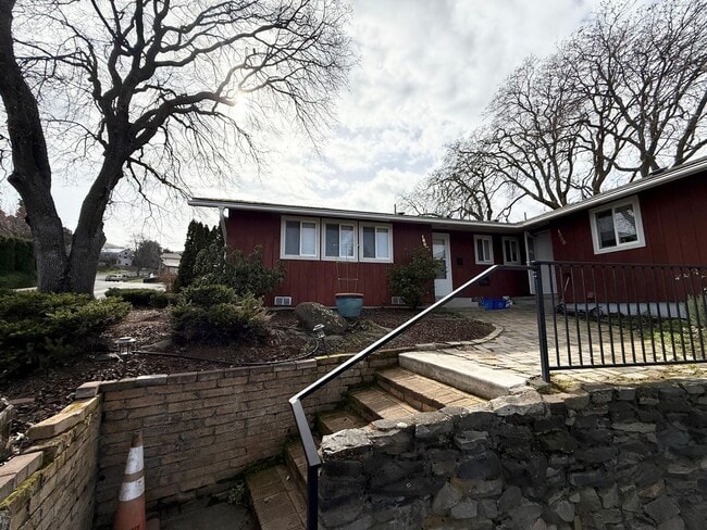 Building Photo - 376-25 (1605 &amp; 1607)