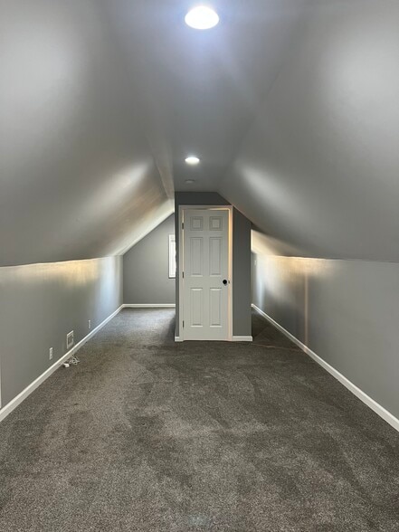 Building Photo - 1430 S Champion Ave