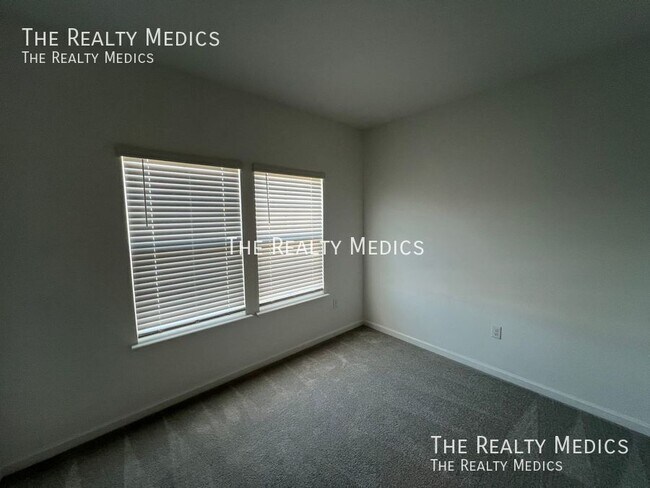 Building Photo - 9301 SW 58th Cir