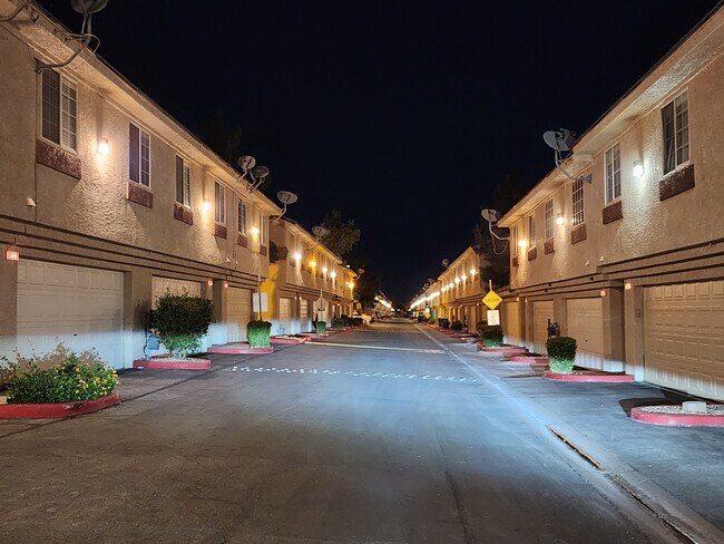 Building Photo - 929 Dusty Creek St