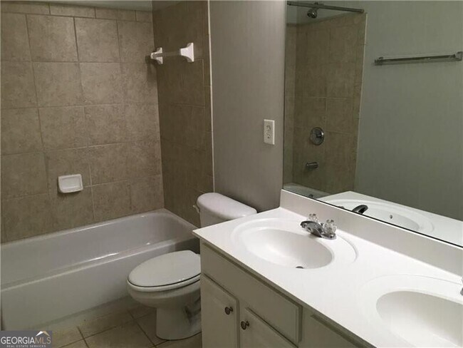 Building Photo - 500 Papillion Trace