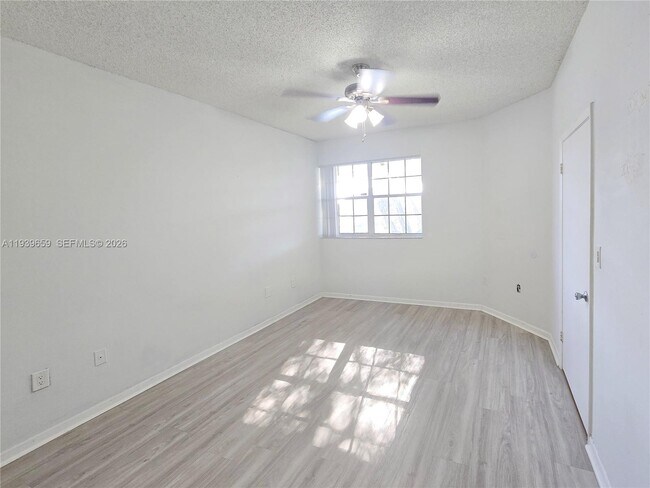 Building Photo - 2331 NW 96th Terrace