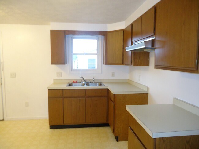 Building Photo - 212 E Fairfax St